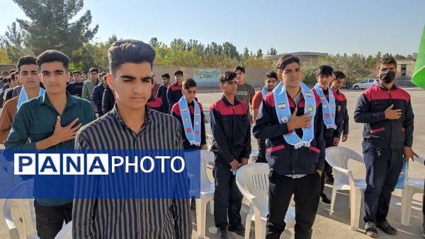 زنگ آغاز هفته پدافند غیرعامل در هنرستان آیتالله خامنهای