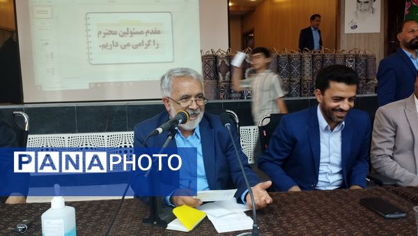 برگزاری مراسم تجلیل از مدیران برتر مدارس ابتدایی در خلیل‌آباد