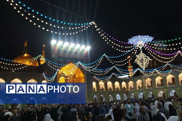 حال و هوای حرم مطهر حضرت علی بن موسی الرضا (ع) در دهه کرامت 
