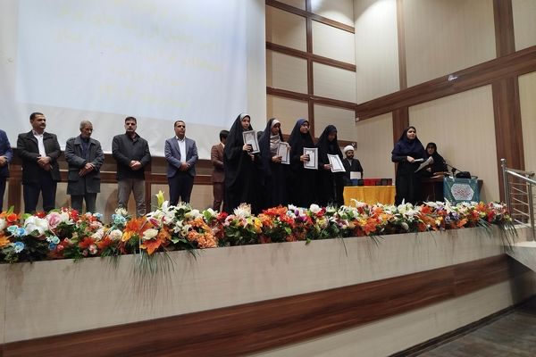 تجلیل از برترین‌های مسابقات قرآن و عترت در بروجرد