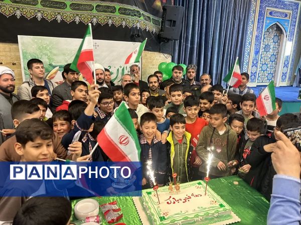   برگزاری جشن ایام‌الله دهه فجر همزمان با نماز جمعه بخش صفادشت با حضور پرشور مردم