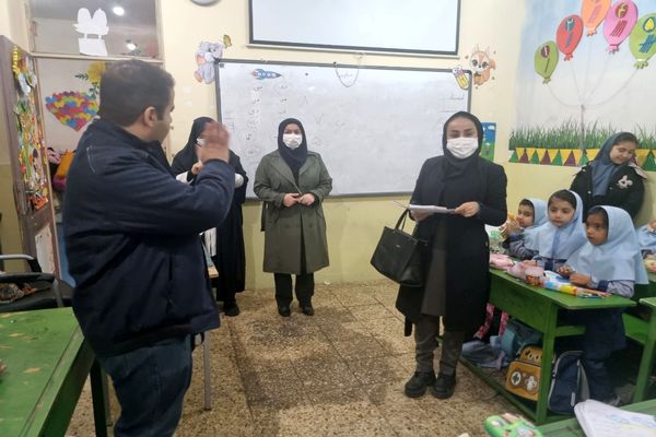 بازدید از وضعیت بهداشت و پایگاه‌های تغذیه سالم مدارس پاکدشت 
