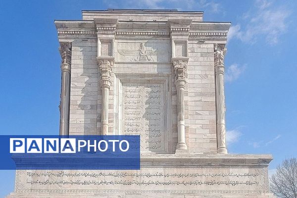 زیارت دانش‌آموزان هنرستان کوثر قیامدشت ری یک از مشهد مقدس 