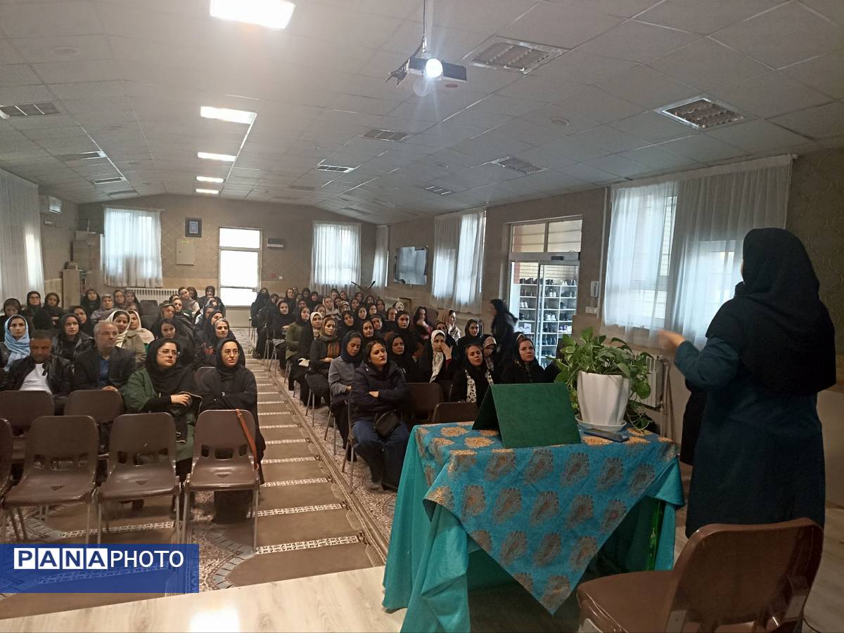 نخستین جلسه آموزش خانواده در دبیرستان بی بی سلطنت قفلی