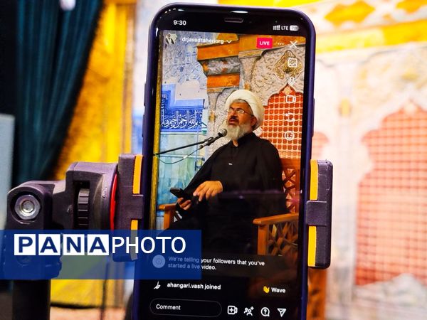 شب اول محرم، دانش‌آموزان کاشمری در هیئت انصار المهدی پرچم عشق برافراشتند