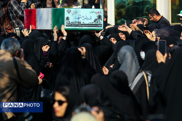 تشییع پیکر مطهر ۱۰۰ شهید گمنام