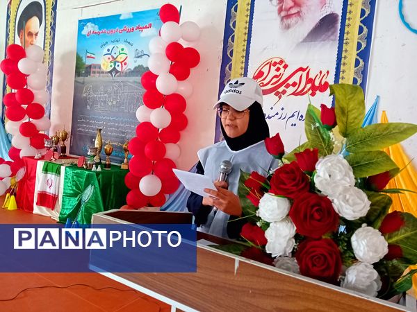 آغاز المپیاد ورزشی در دبیرستان شهید سلیمانی با مشعل امید و نمایش استعدادها