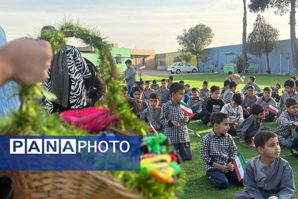گرامیداشت روز دانش‌آموز در مدرسه روستایی  شهید بهنام محمدی