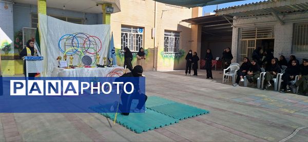 افتتاحیه المپیاد ورزشی در دبیرستان فرزانگان دوره اول 