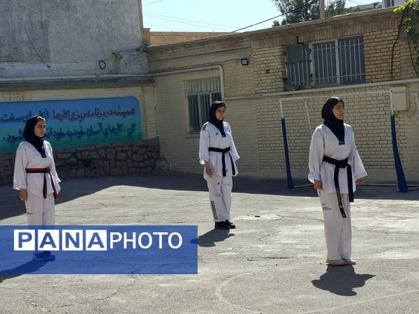 افتتاحیه مراسم المپیاد ورزشی درون مدرسهای در دبیرستان دخترانه خوارزمی ملایر
