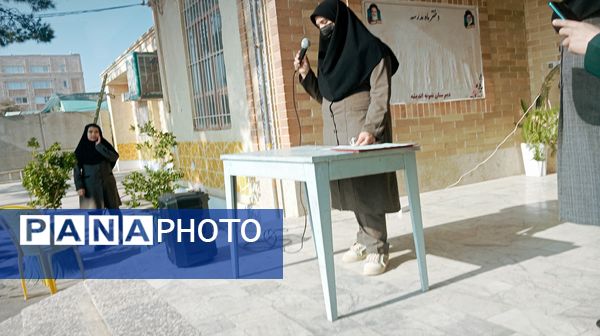 اجرای آزمایشات جذاب علوم در کاشمر