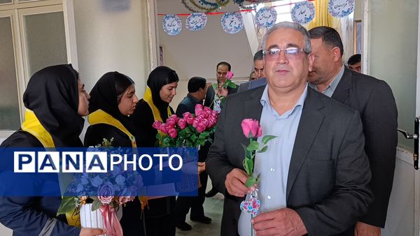 جشن عاطفه‌ها در ملکان؛ مهربانی به وقت مدرسه