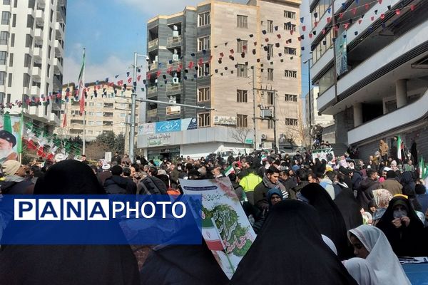 راهپیمایی پرشور ۲۲بهمن در رودهن 