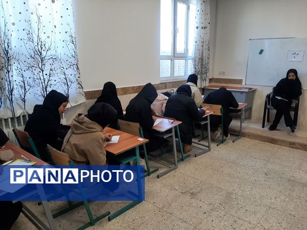 امتحانات نوبت اول دانش آموزان دبیرستان نیایش شهرستان باخرز