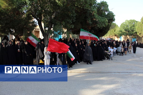 اجتماع خودجوش حمایت از مدافعان میهن در شهر درق