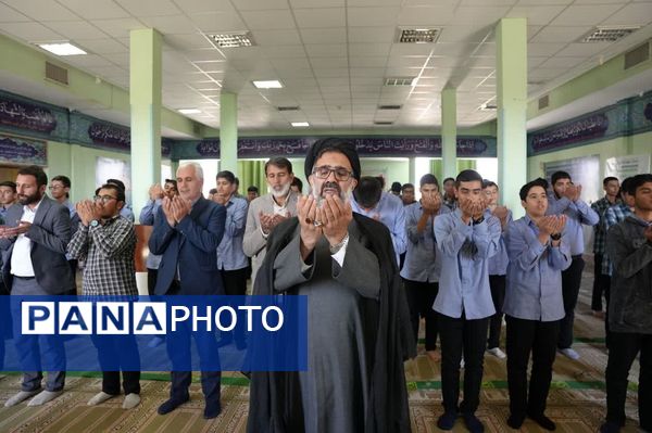دیدار صمیمی امام جمعه فردیس با معلمان و دانش‌آموزان دبیرستان کاشانی‌پور