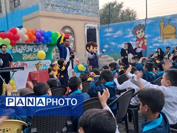 دانش آموزان در آغوش مدرسه