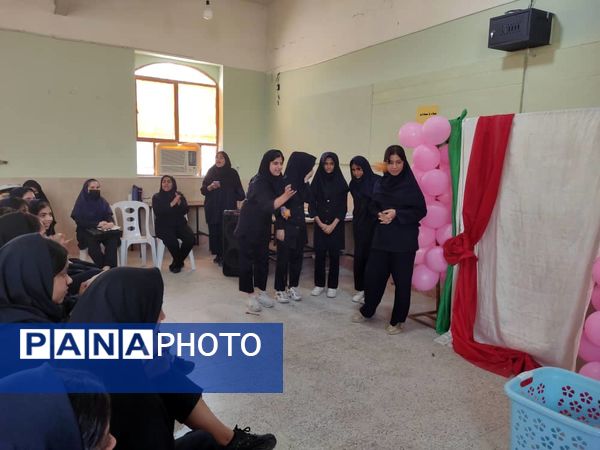 جشن میلاد حضرت زینب(س) و بزرگداشت روز پرستار در هنرستان زهرای مرضیه بندرعباس