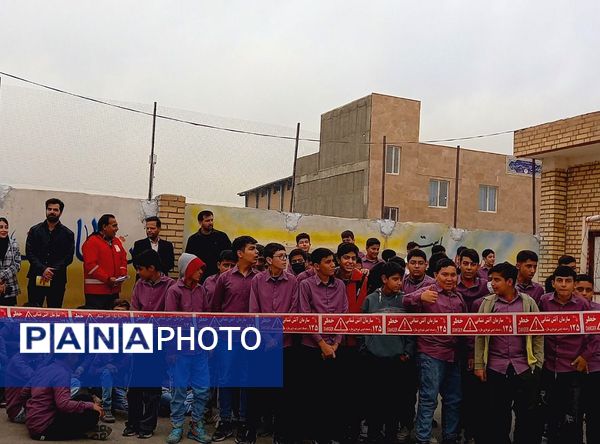 مانور زلزله در مدرسه امیرالمومنین شهرستان ملارد