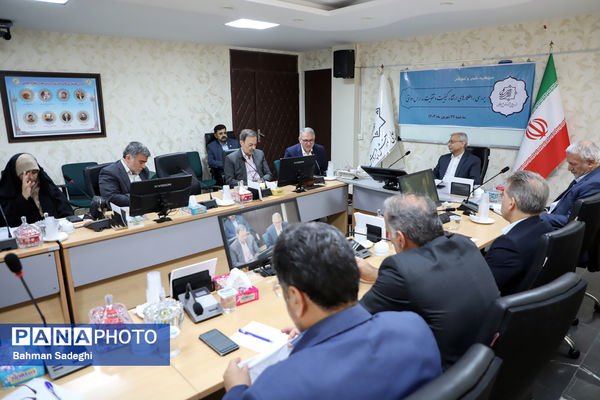 میزگرد علمی و آموزشی بررسی راهکارهای ارتقای کیفیت و تقویت مدارس دولتی