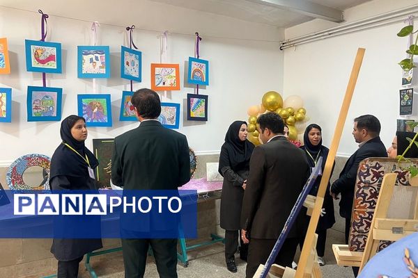 جشنواره‌ هفته‌ مشاغل‌ در هنرستان‌ کارآفرینان بهارستان۲