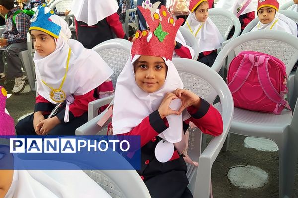 آغاز سال تحصیلی نو با شور و هیجان جشن شکوفه‌ها در مدارس پیشوا