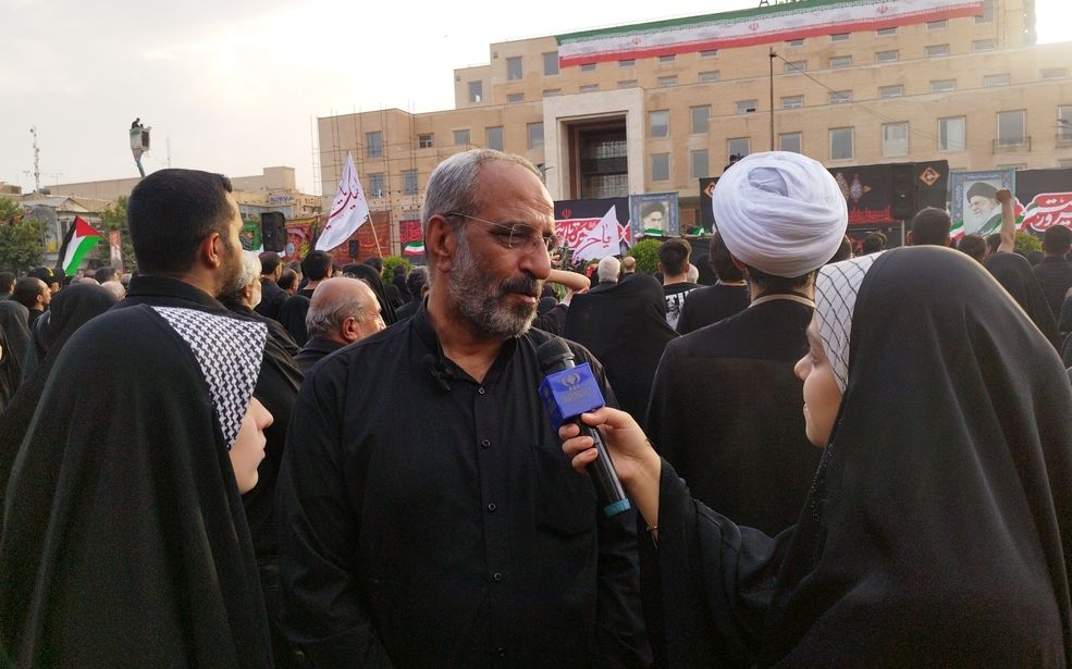 امروز پرچم دفاع از آقا اباعبدالله الحسین و پرچم پیروزی اسلام در دست ولی فقیه است