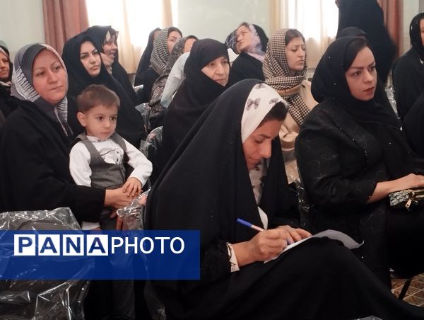 جلسه انجمن و اولیا در هنرستان کاردانش حافظ 