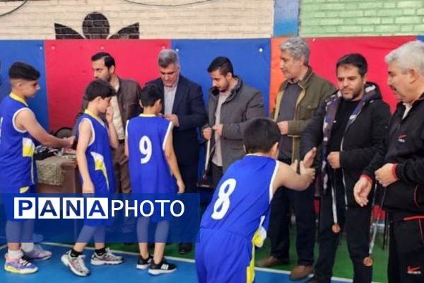 مسابقات بسکتبال دوره متوسطه اول پسران در ناحیه دو شهرری 