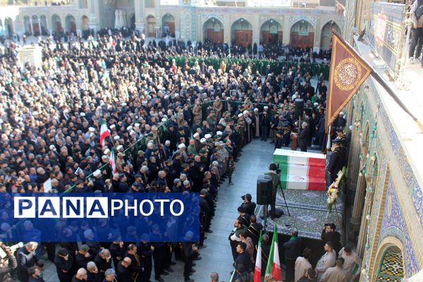 جلوه‌هایی از حضور نوجوانان در مراسم تشییع و خاکسپاری شهدای گمنام