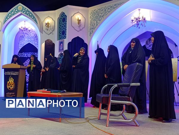 نشست ویژه بانوان پیرغلام حسینی در مشهد؛ جلوه‌ای از هم‌افزایی و معنویت