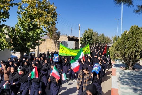 حماسه حضور دانش‌آموزان اردلی در روز ۱۳ آبان؛ فریاد استکبارستیزی نسل آینده انقلاب