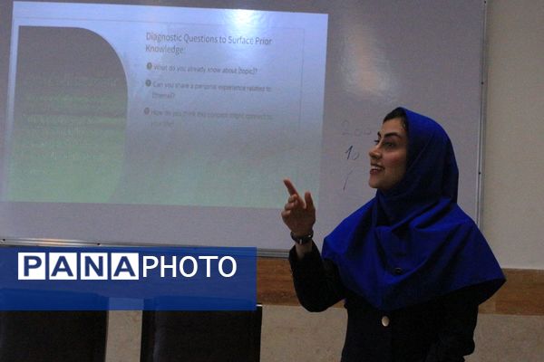  کارگاه دانش‌افزایی زبان انگیلیسی در دبیرستان‌ولایت بهارستان‌دو