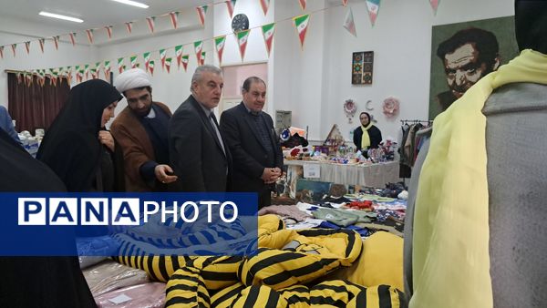 توزیع بسته‌های معیشتی به دانش‌آموزان مدارس ناحیه یک تبریز