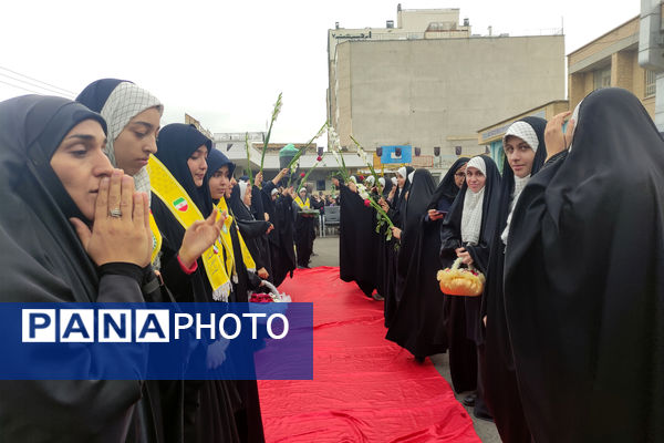 تشییع شهید گمنام در مدارس ناحیه 4 شیراز
