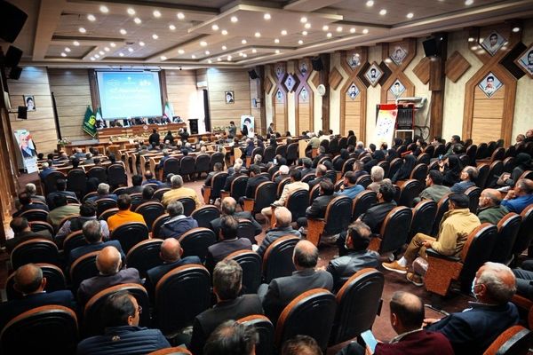 نایب رئیس مجلس شورای اسلامی پای درد دل فعالان اقتصادی نشست