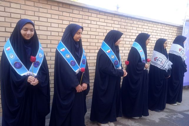  اجرای طرح انس با قرآن دبیرستان خاص نمونه فرهنگ مهر فاطمی