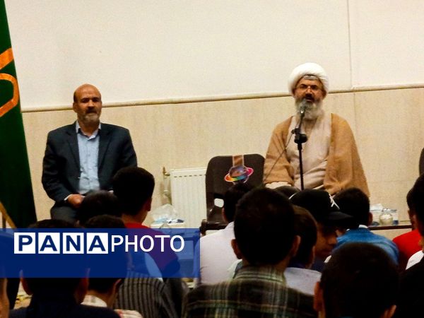 اعضای انجمن اسلامی با امام جمعه کاشمر دیدار کردند