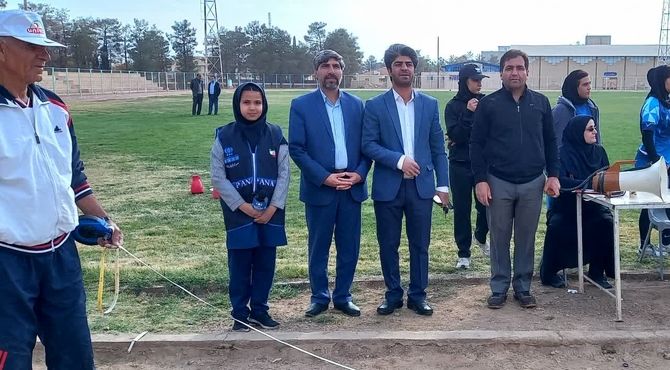 برگزاری مسابقات دو و میدانی دانش‌آموزان متوسطه دوم در آباده