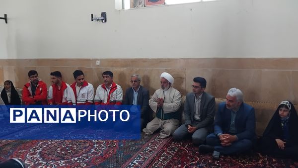 میز خدمت مسئولان در نماز جمعه شهر وردنجان