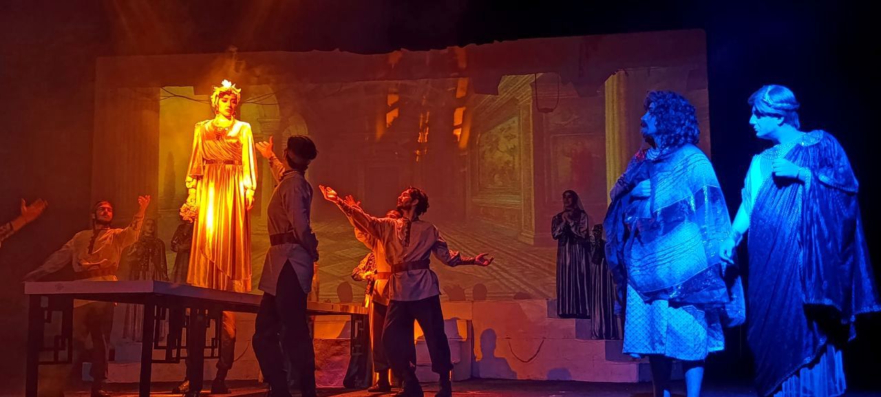 نمایش هیولا‌کش در تئاتر کودک