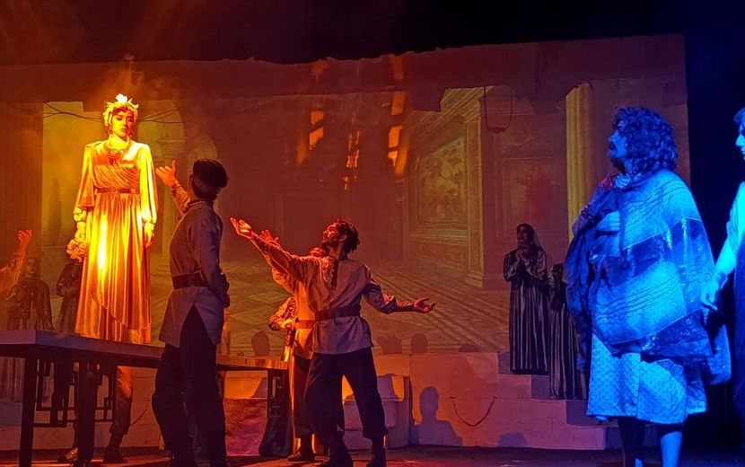 نمایش هیولا‌کش در تئاتر کودک