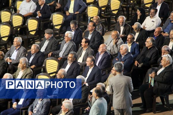 همایش فارغ التحصیلان دبیرستان ماندگار ایرانشهر ناحیه یک یزد