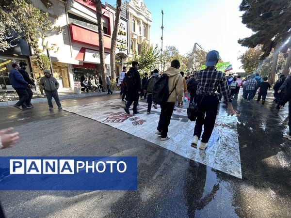راهپیمایی ۱۳ آبان مدرسه شهید رجایی یک بجنورد