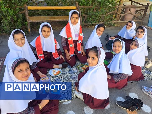 جشن روز جهانی تخم مرغ در دبستان دخترانه الزهرا یزد