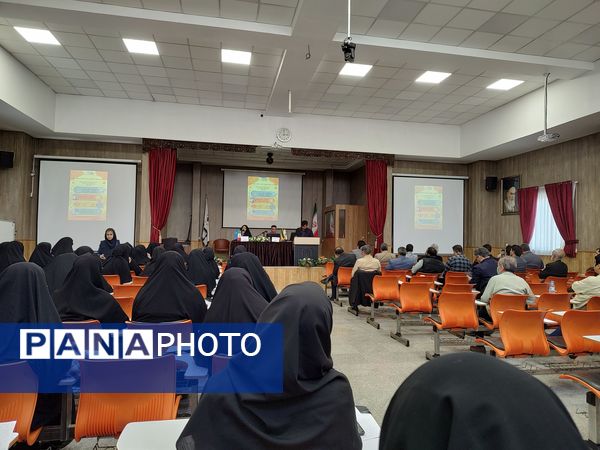 جلسه معاونین و مربیان پرورشی  ناحیه سه در دبیرستان مصلی نژاد حضرت زهرا(س)