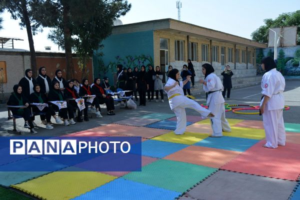 از حرکات رزمی دانش‌آموزان تا طناب‌کشی معلمان، المپیاد ورزشی مدرسه حکمت بهارستان‌دو