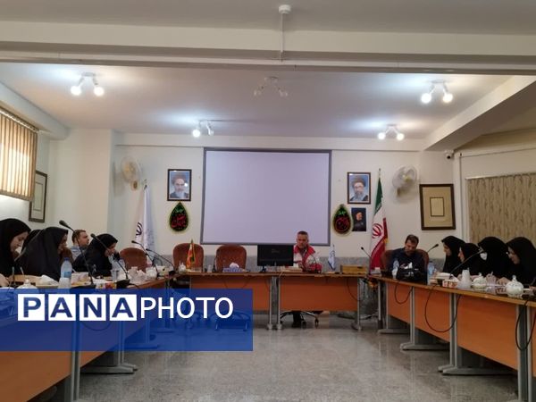 جلسه آموزشی ویژه مراقبان سلامت مدارس کاشان