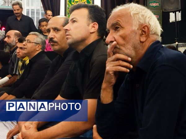 بازدید رئیس شورای شهر و امام جمعه کاشمر از حسینیه حسینی روستای قوژد