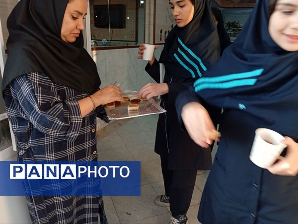 عطر چای به مناسبت شهادت حضرت زهرا (ع) در دبیرستان عطیه 